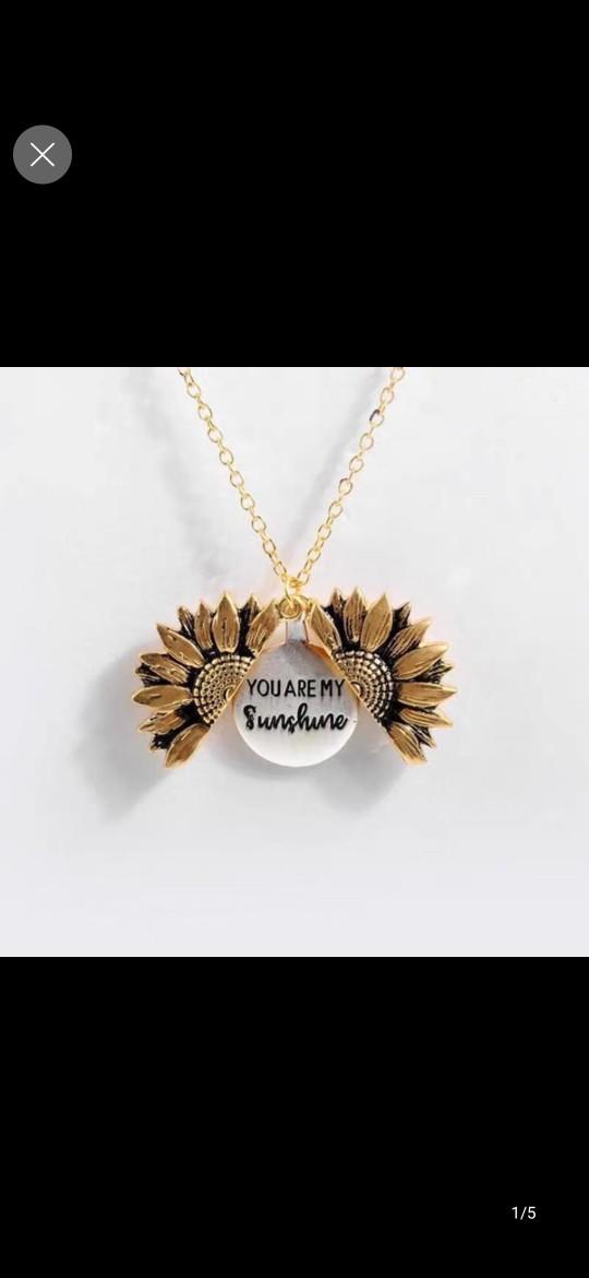 What should I get my girlfriend for her bd?