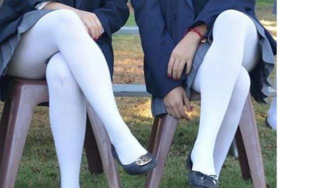 Girls, do you like wearing white tights?