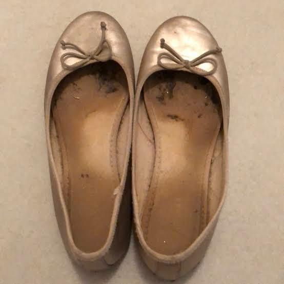 Girls, do you find thin black layers of dirt in your shoes?