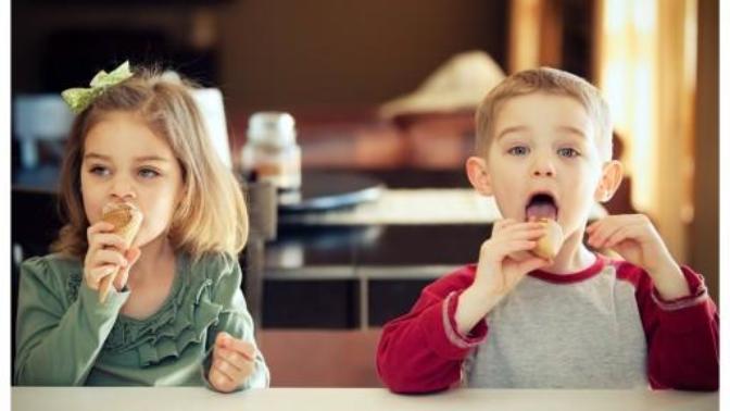 Do you have a twin brother / sister?(the twin is not of the same gender) How does it feel, if you had a twin brother / sister?