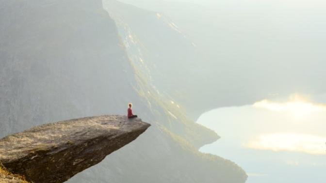 Fear of heights cliff challenge: Could you do it?