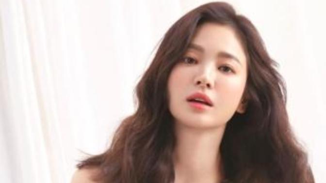 Song hye Kyo (korean actress) do you find her attractive?