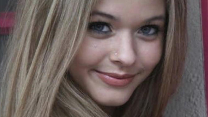 Do you prefer a hot and defined face or a cute baby face on women?