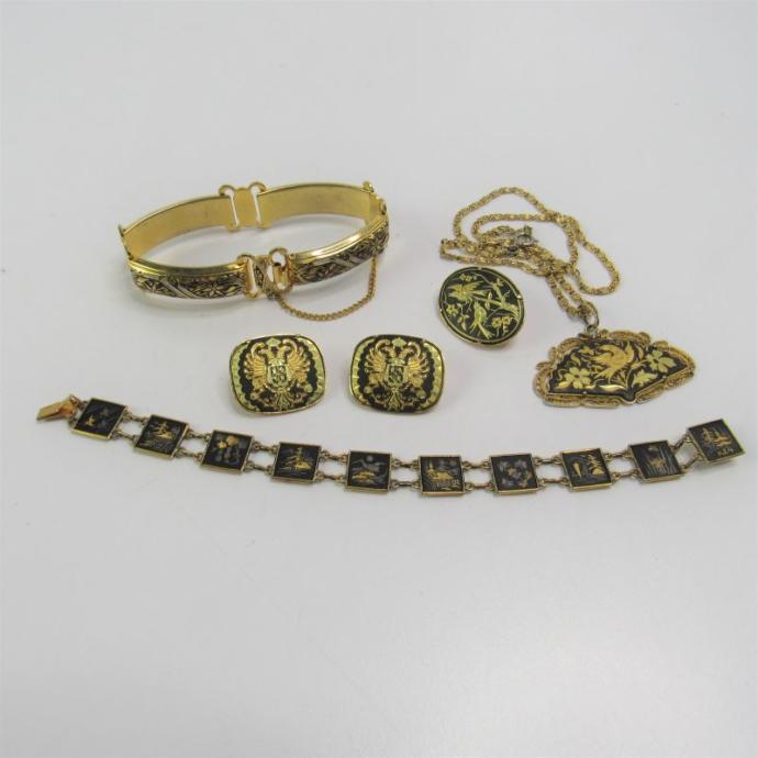 Got these antique 18 KT gold jewelry for $44 and that is a steal, thanks to Chi Com 19 virus.