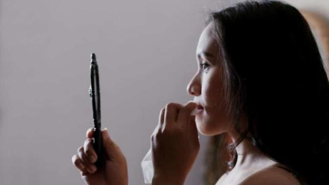 What are some tips for girls who aren’t naturally pretty? How can they look better when not wearing makeup?