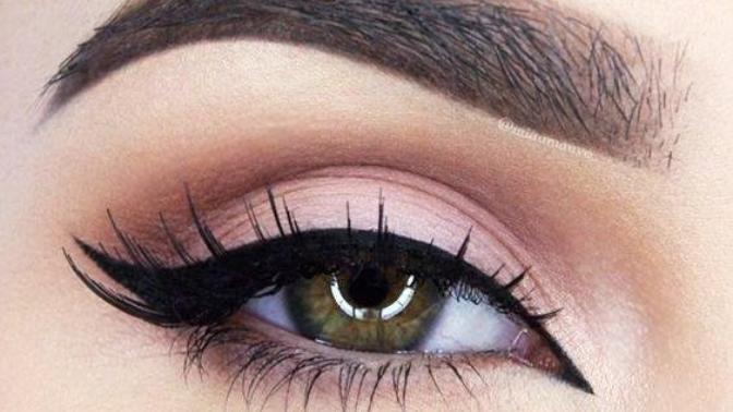 Guys, do you think wing eyeliner looks good on girls?