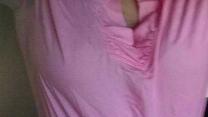 What color heels go with this outfit?