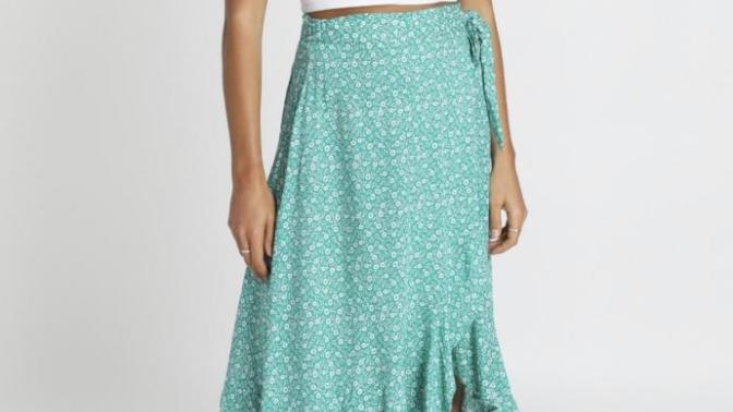 Do men find maxi skirts attractive?