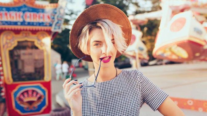 What are some feminine attributes women seem to have lost nowadays?