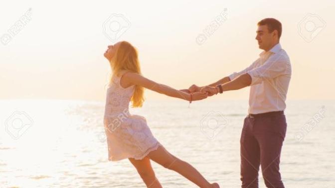 Are you a dreamer who falls in love easily. Or a realist who analyzes and takes love slowly?
