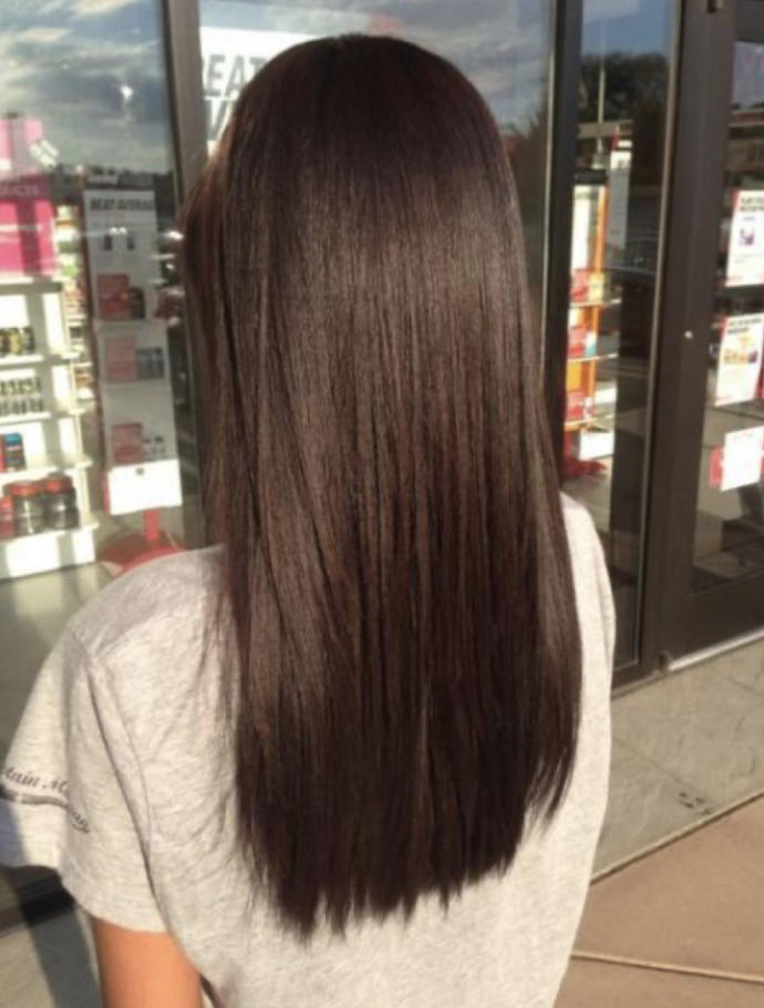 Which of these two hair colours do you generally prefer on a girl?