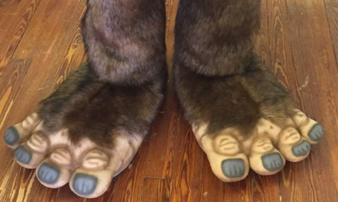 How much of a turn off is it if a girl has ugly feet?