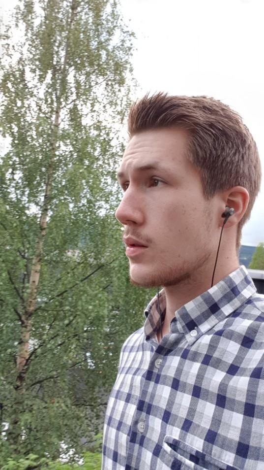 Do I have cut/shaved eyebrows?