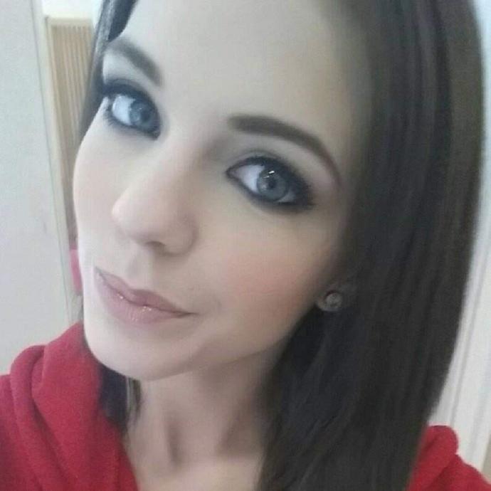 Should I buy eye coloured lenses?