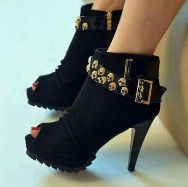 Which boots should I buy for my fiancée ?
