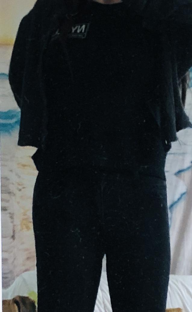Wear me ๐นWear me not๐ฅ Sweater (If wearing sweater~ unbuttoned or buttoned)?
