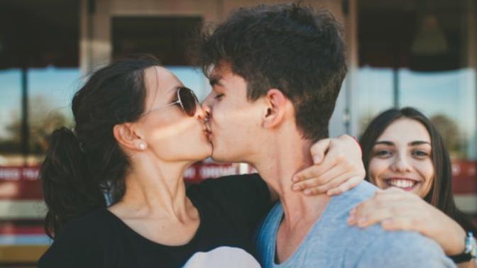 How do you avoid third wheeling?