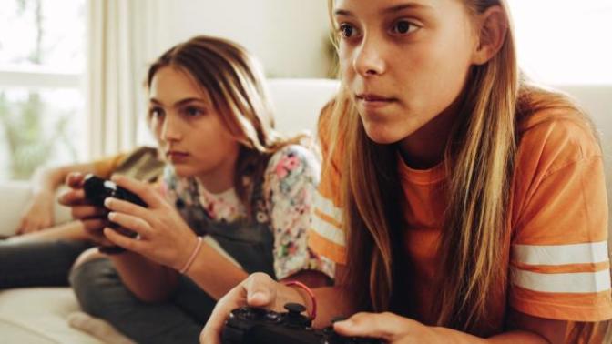 Are gamer girls inherently worse than gamer guys?