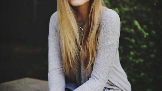 Which hair style does she look the most pretty in?
