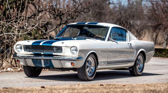 Which of these 7 old/modern variation of these American muscle cars do you prefer?