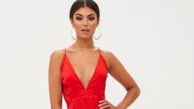 Red or pink dress?