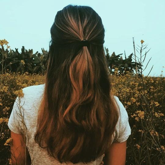 Natural curly hair or straight/wavy hair?