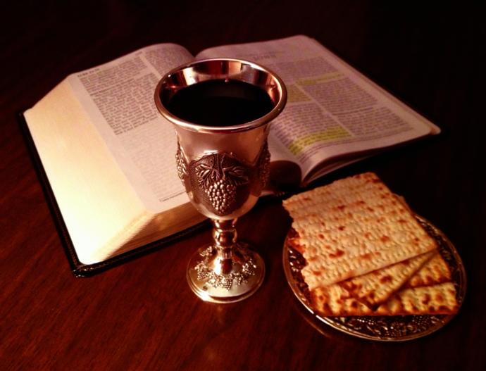 Which should be used for Holy Communion: wine or grape juice?