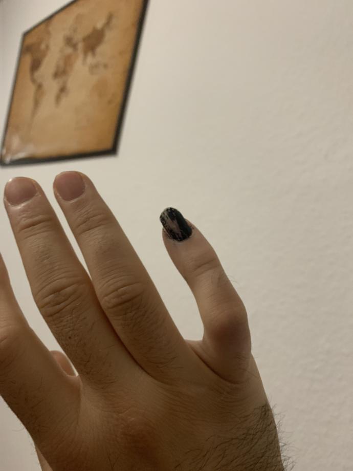 Do girls like guys with long painted fingernails?