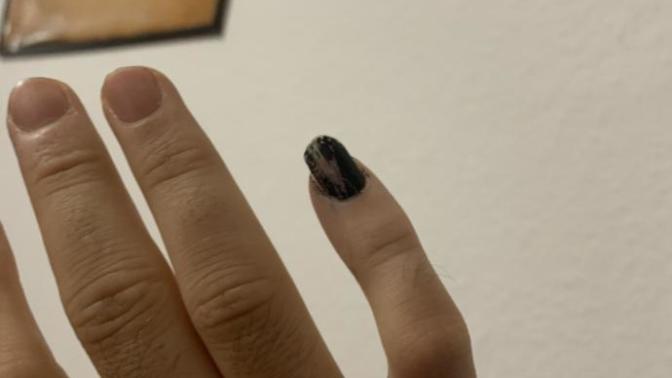 Do girls like guys with long painted fingernails?