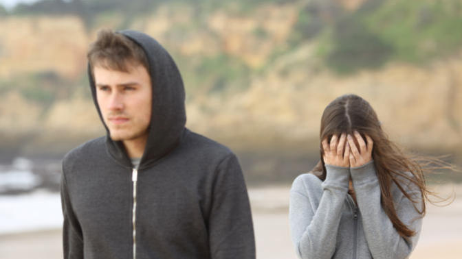 How to confront/breakup with girlfriend for lack of communication?