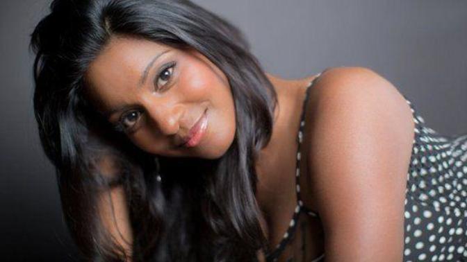Do white guys find Indian women attractive and would you date one?