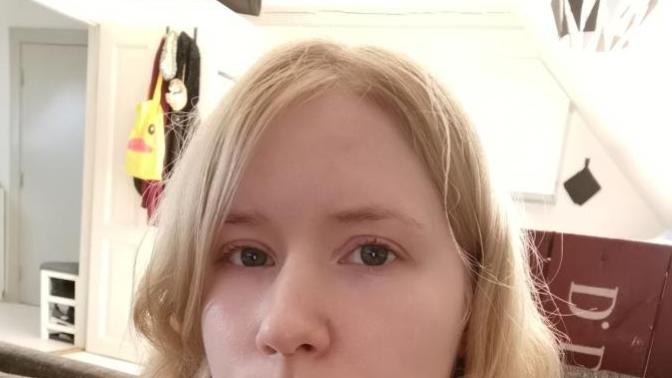 I'm thinking of getting some thick bangs, as I have quite thick hair. I had wispy thin bangs last year I liked, wispy or thick?