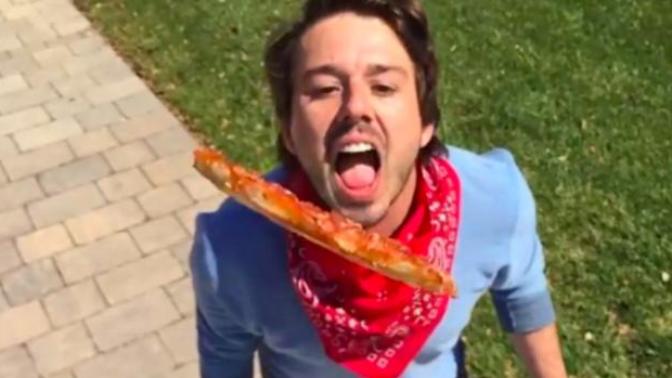 Can you catch food inside your mouth?