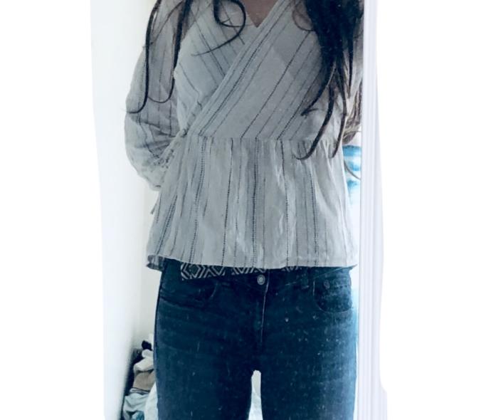 1Are these Pockets look ugly (I get an early 80s vibe. Not my favorite decade style wise 🤷‍♀️) 2 Is the shirt too short on me for intended style?
