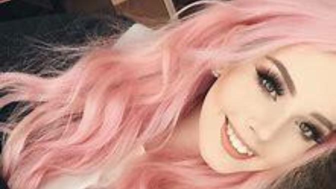 Red or pink hair?
