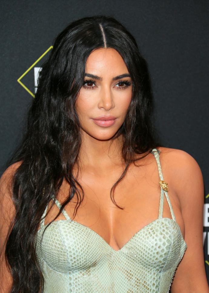 Who is the prettiest of the Kardashian sisters?