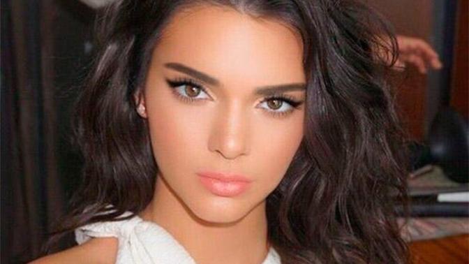 Who is the prettiest of the Kardashian sisters?