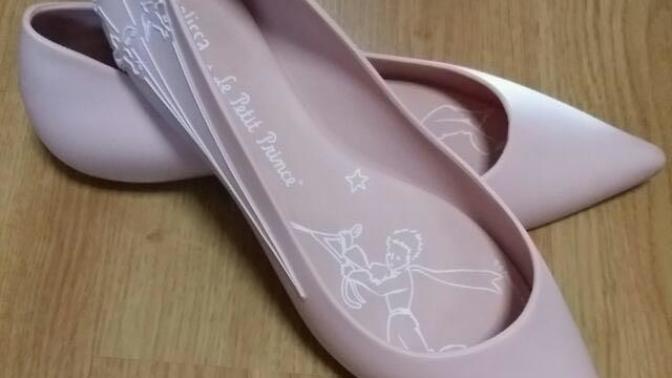 Any girls here who wear jelly flat shoes?