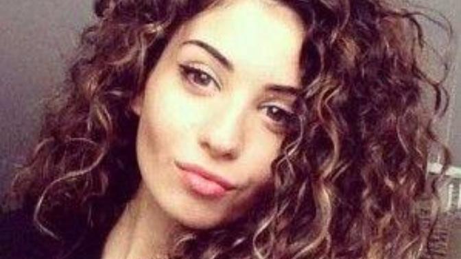 Guys, do you prefer straight, curly, or wavy hair?