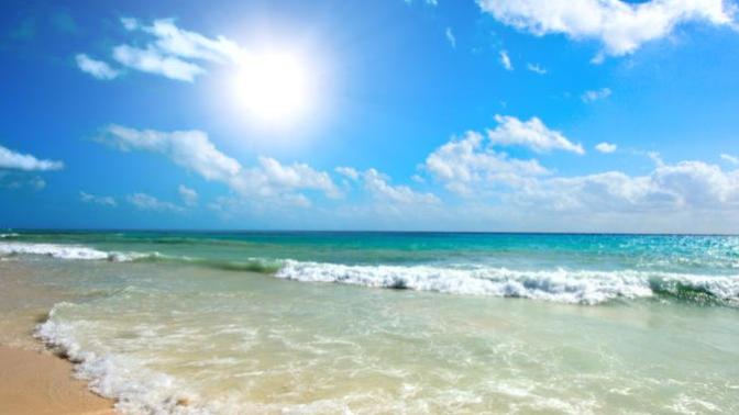 When You Go To The Beach Do You Use (LOTION) Or (SPRAY) Sunscreen?
