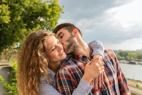 Does being in a relationship drain and make a person ugly?