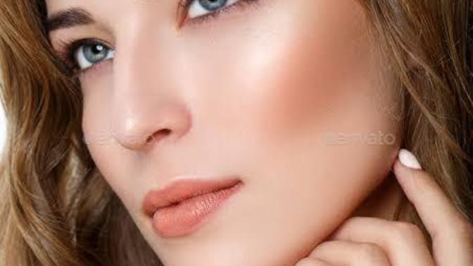 Guys, what exactly about makeup on a woman annoys you so much?