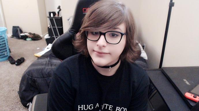 How to pull of a femboy look when you have a larger frame?