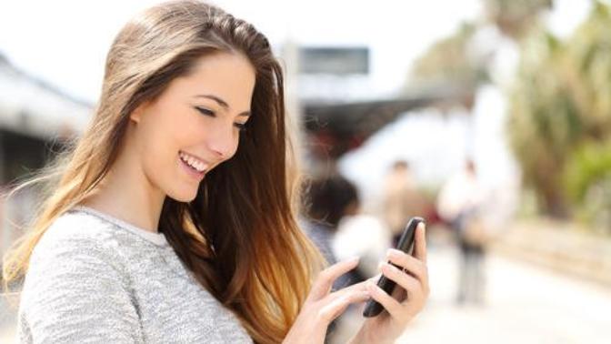 How can I make a guy fall in love with me through text?