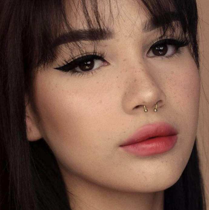 Thoughts on girls who wear winged eyeliner everyday?