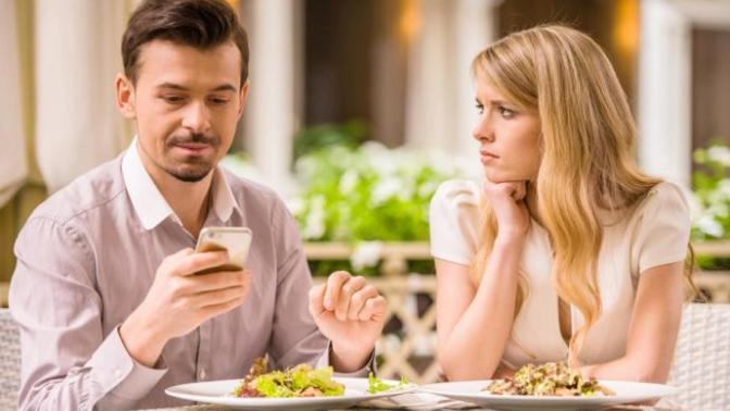Boyfriend is lying to me about his instagram?
