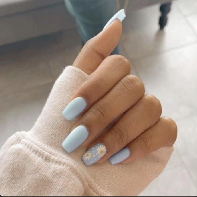 Do you like when a girl has her nails done or do you prefer them natural?