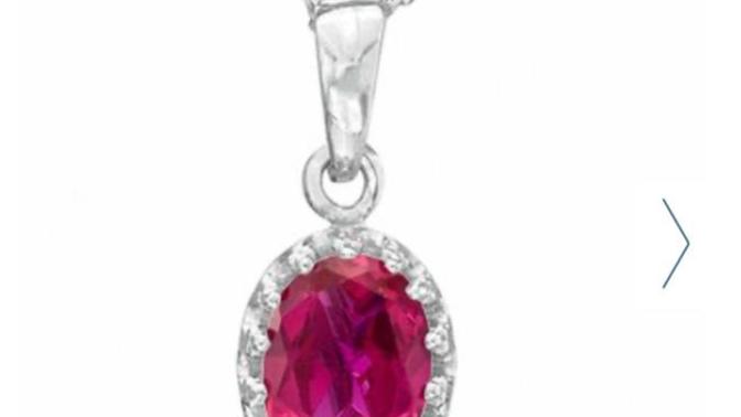 Does this necklace look cheap?