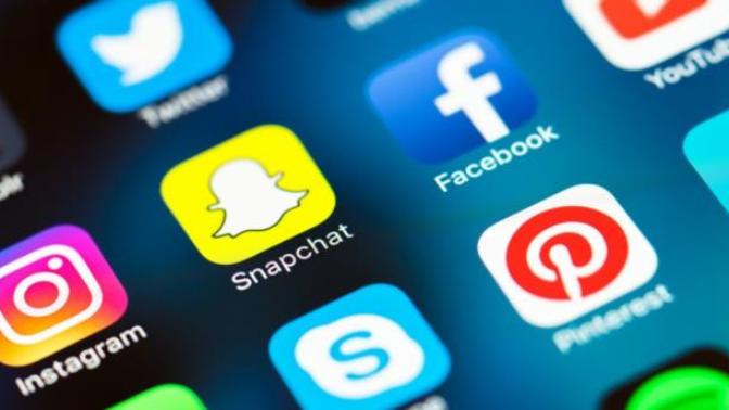 Should children need their parents permission to get social media?