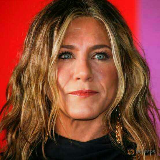 Who is hotter and more attractive? Kate Beckinsale or Jennifer Aniston?